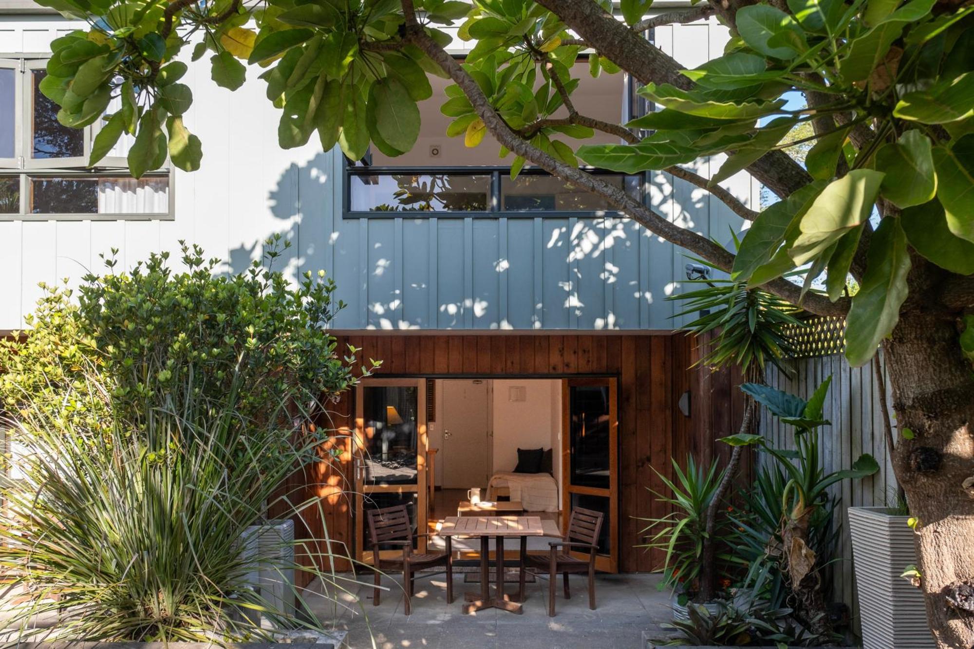 Bow Street Apartments & Cottage Raglan Extérieur photo