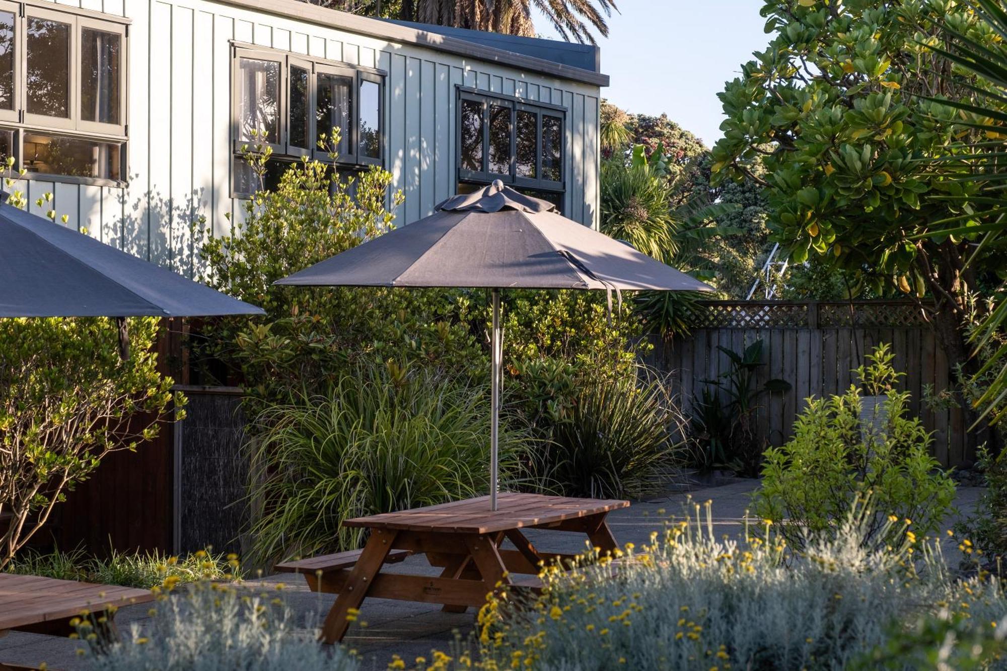 Bow Street Apartments & Cottage Raglan Extérieur photo