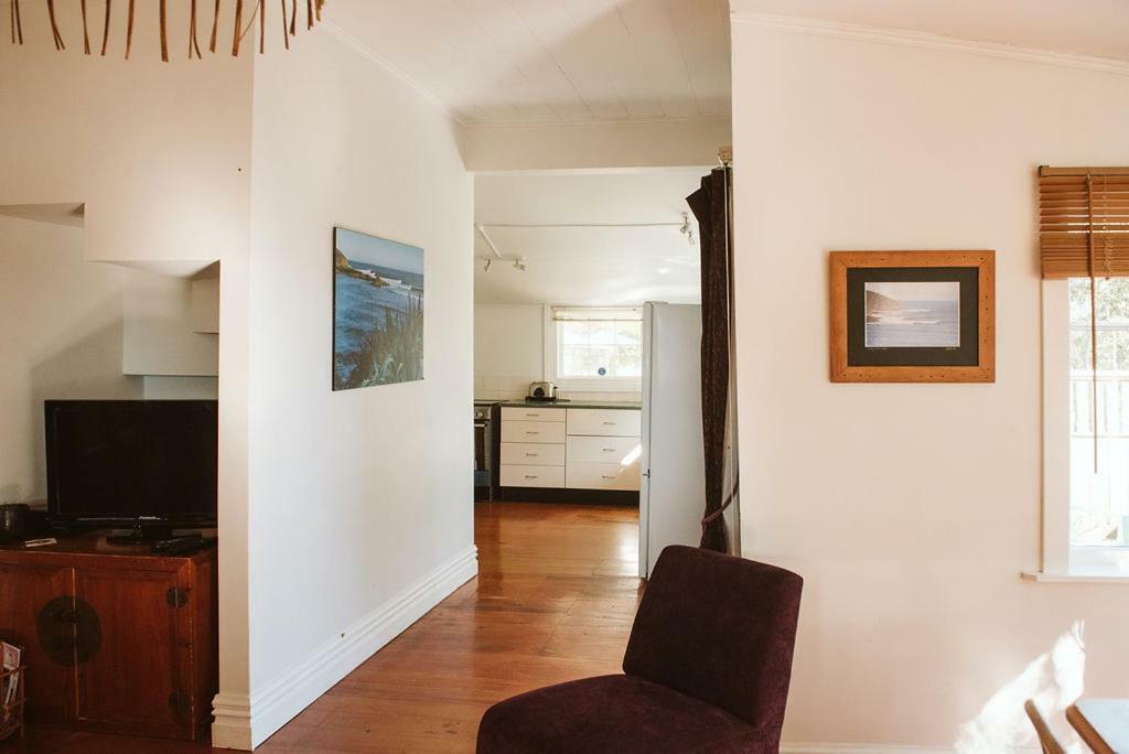Bow Street Apartments & Cottage Raglan Extérieur photo